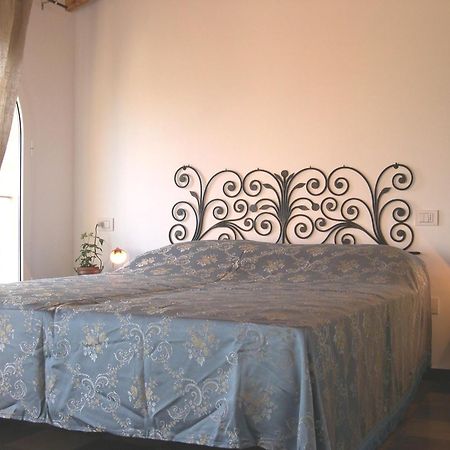 Carbuta B&B Nelly G الغرفة الصورة